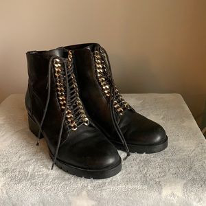 KARL LAGERFELD PARIS Booties size 9 woman’s